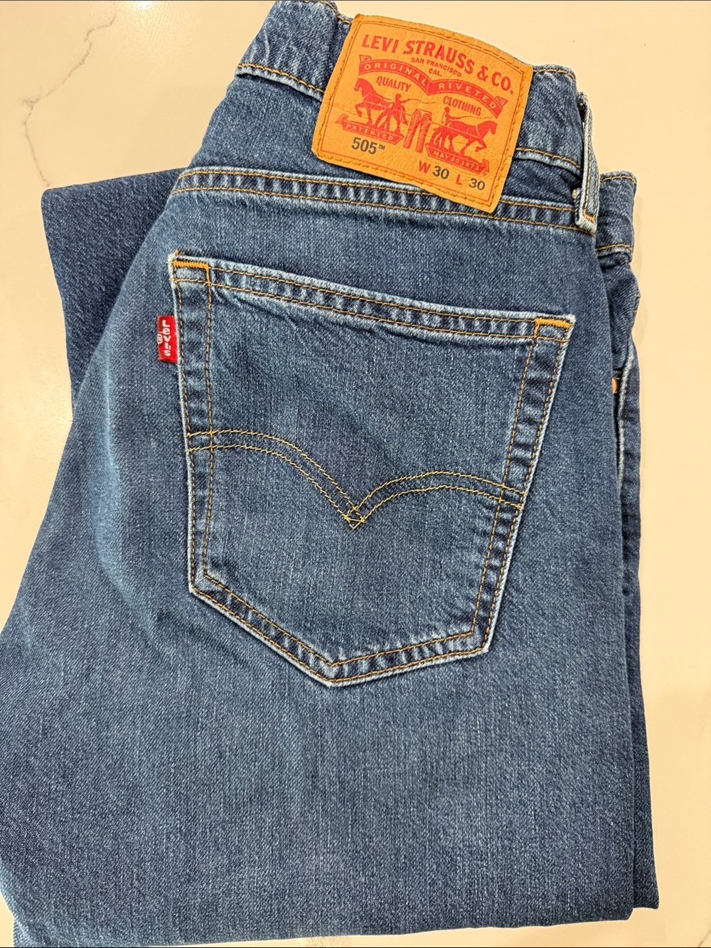 Levi's Straight Men’s Jeans in Medium Blue Denim